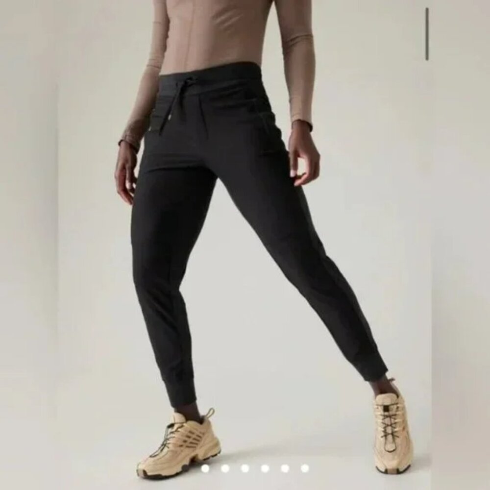 Athleta Headlands Hybrid Trek Jogger Black